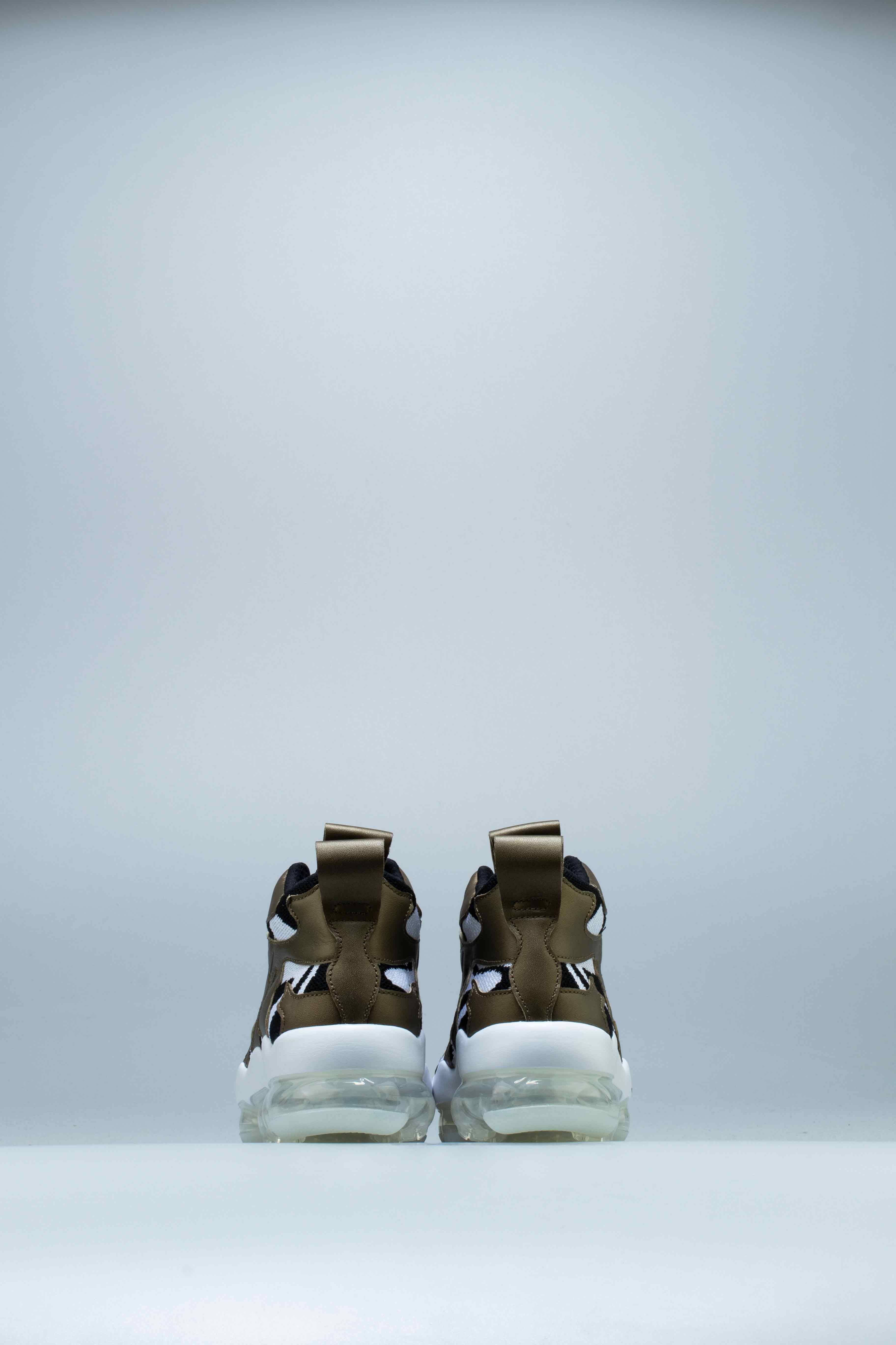 Vapormax Gliese Mens Shoe Metallic Field White Black
