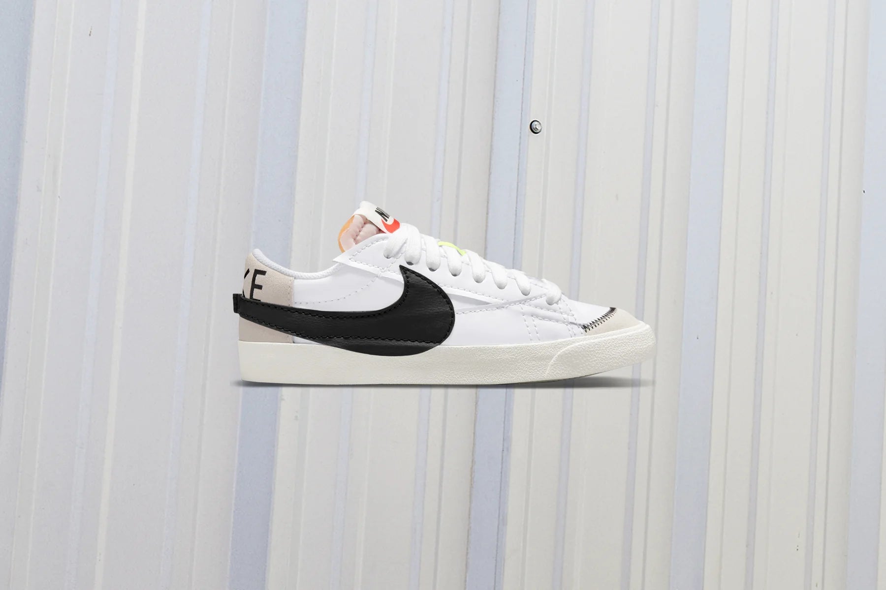 Blazer Low 77 Jumbo White Black Sail