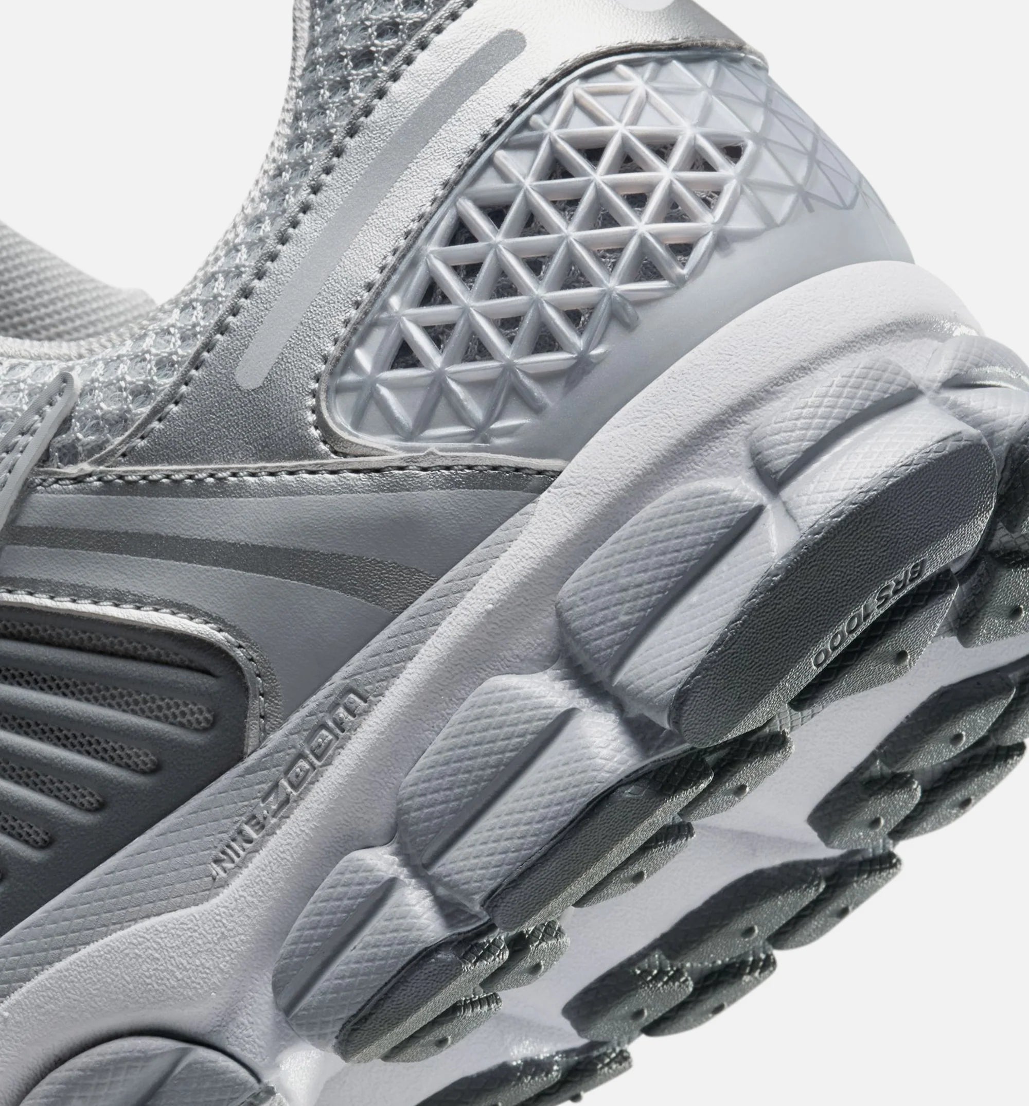 Zoom Vomero 5 Cool Grey Wolf Mens Lifestyle Shoe Wolf Grey Metallic Silver Cool Grey White