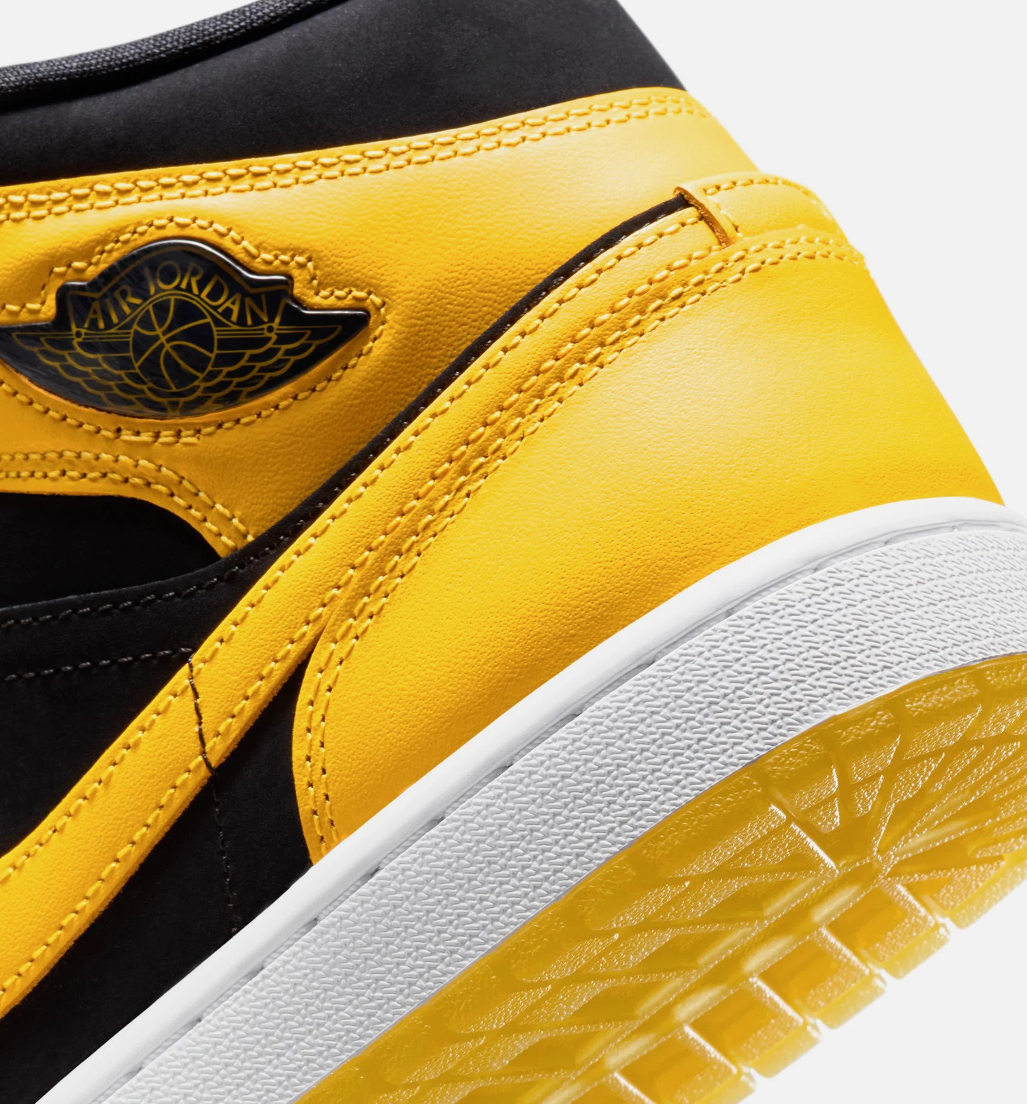 Air Jordan 1 Mid SE Mens Lifestyle Shoe Black White Varsity Maize