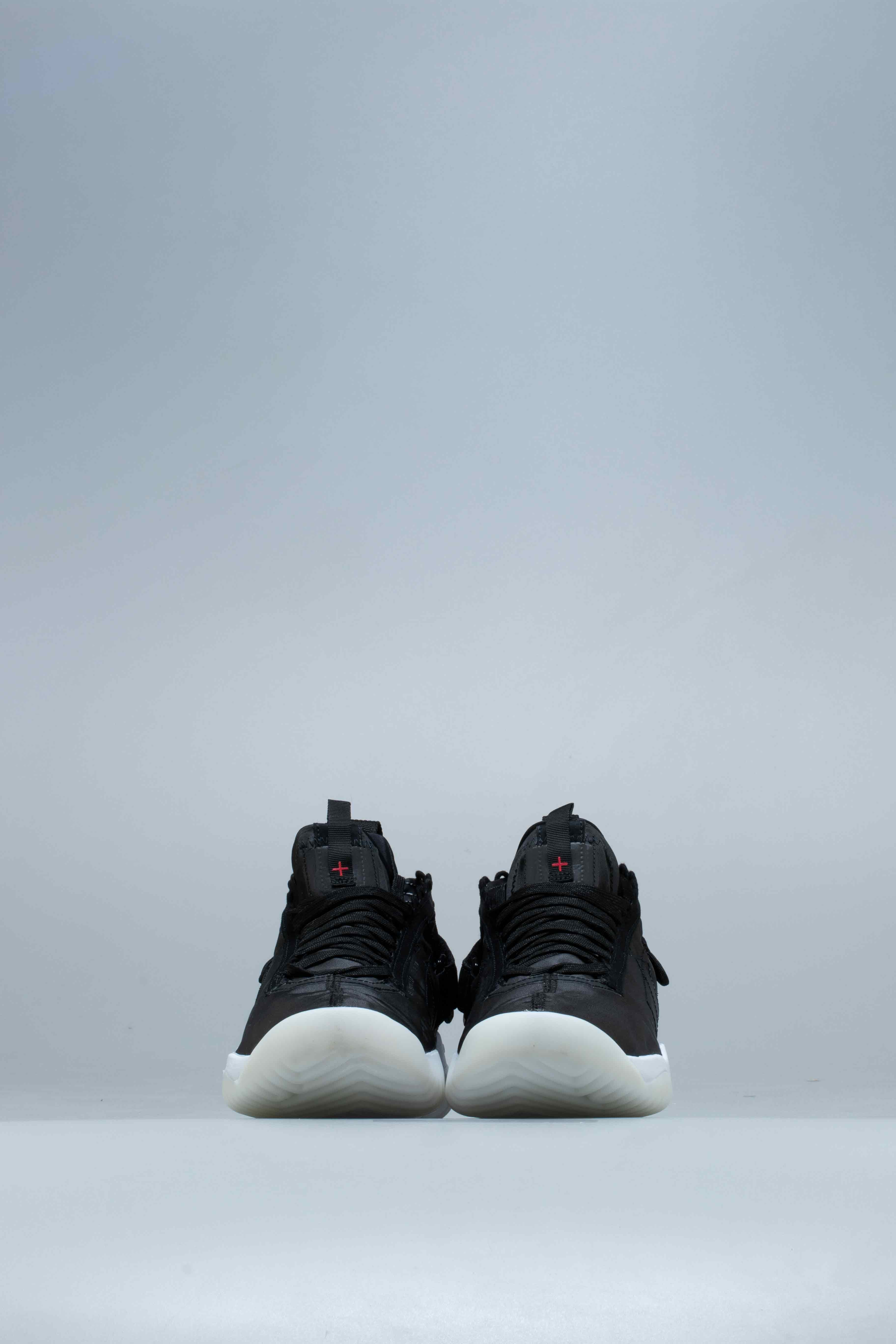 Proto React Mens Shoe Black White